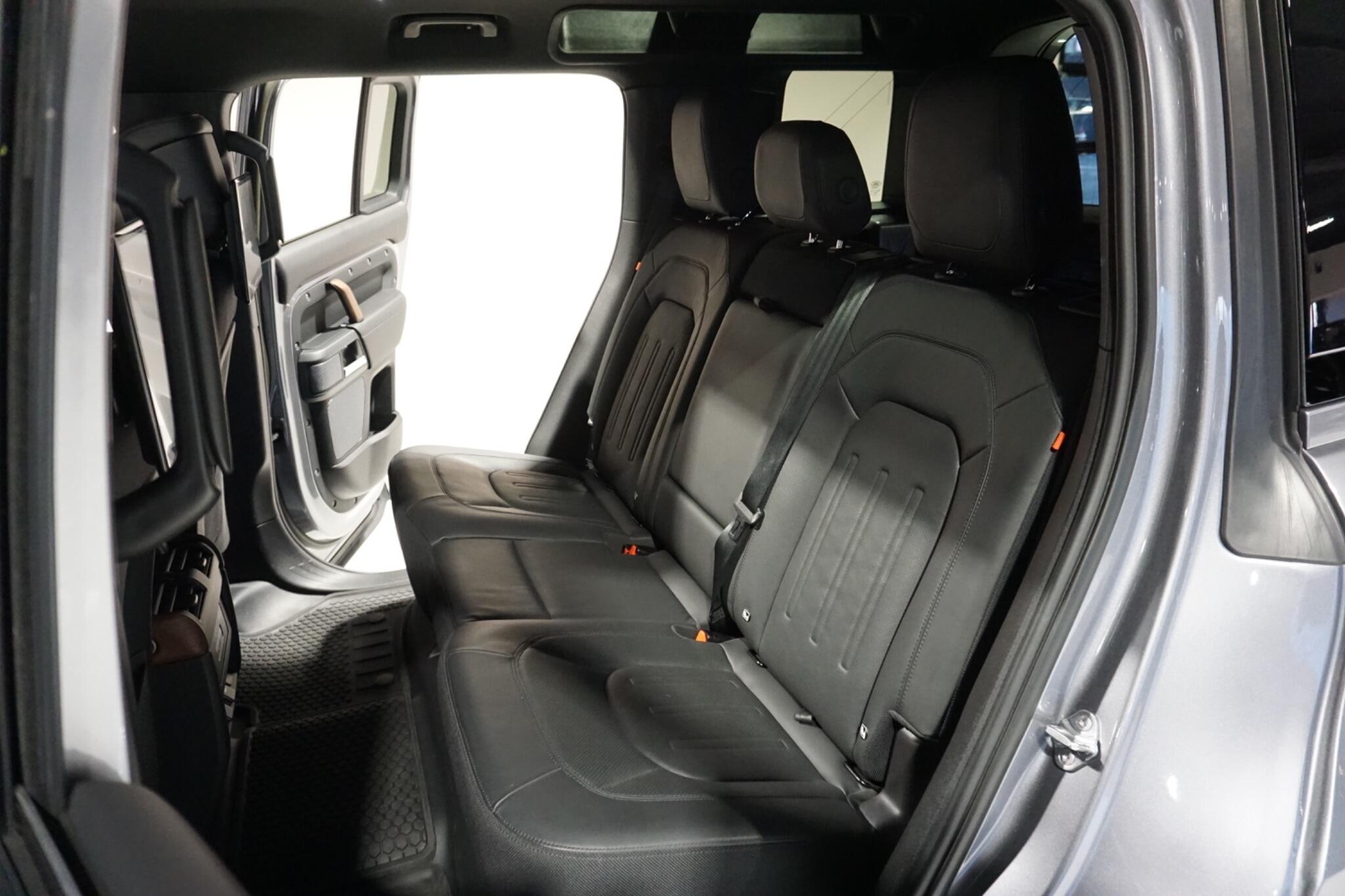 Land Rover Defender 110 3.0 D300 MHEV X SUV 5dr Diesel Auto 4WD Euro 6 (s/s) (300 ps)